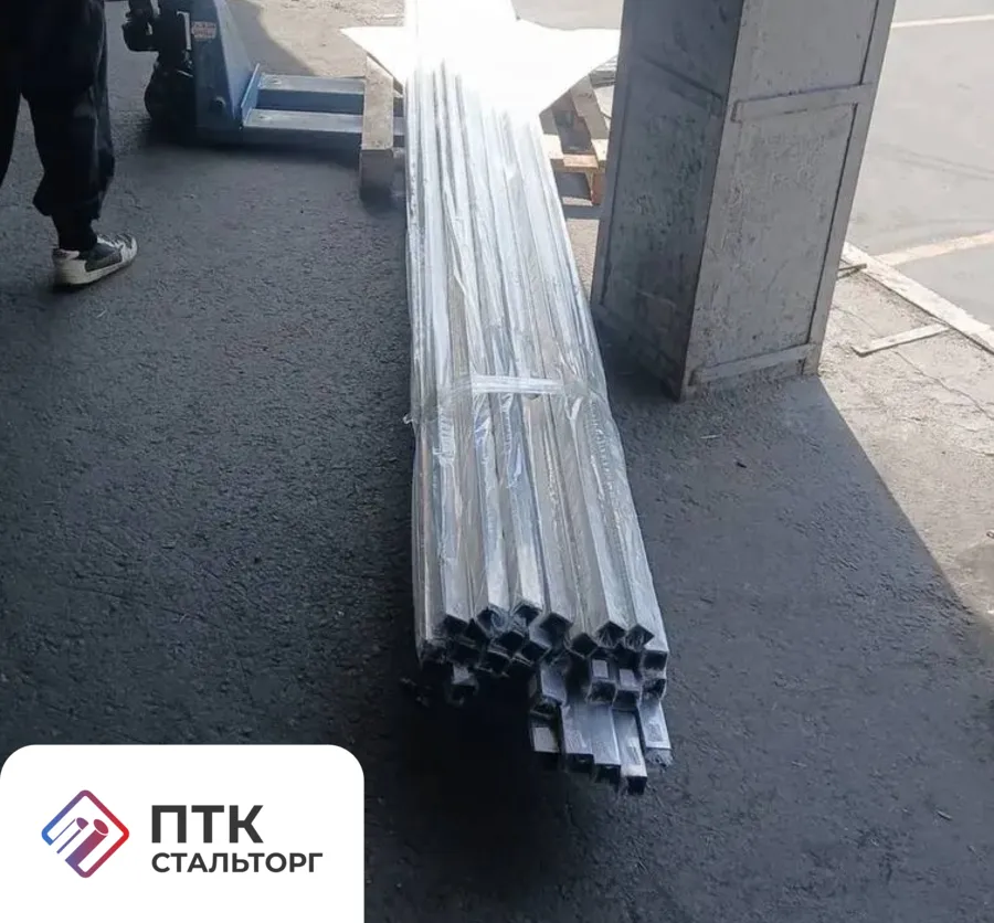 Труба нержавеющая квадратная 100х100х6 мм 08Х13 ГОСТ 8639-82